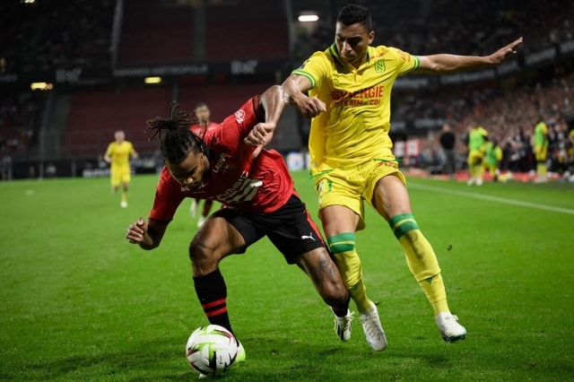 Rennes thường có lợi thế hơn Nantes với nhiều bàn thắng ghi được