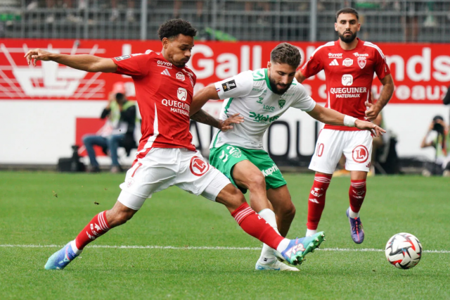 Chuyên gia nhận định rằng Saint Etienne đang gặp nhiều khó khăn